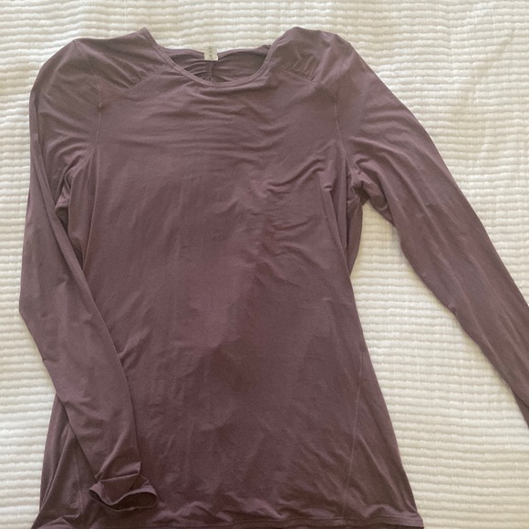Lululemon long sleeve with keyhole - Picture 2 of 3